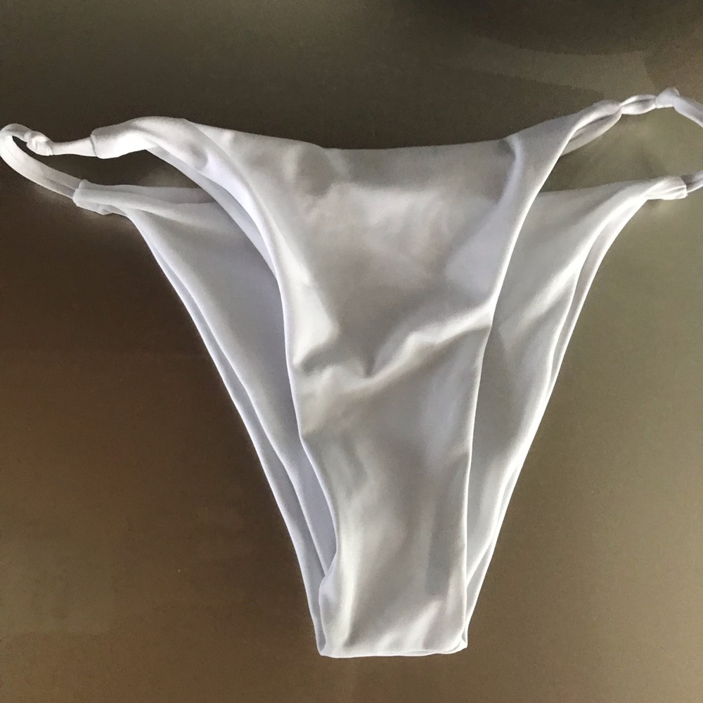 Vitamin A button. size S.